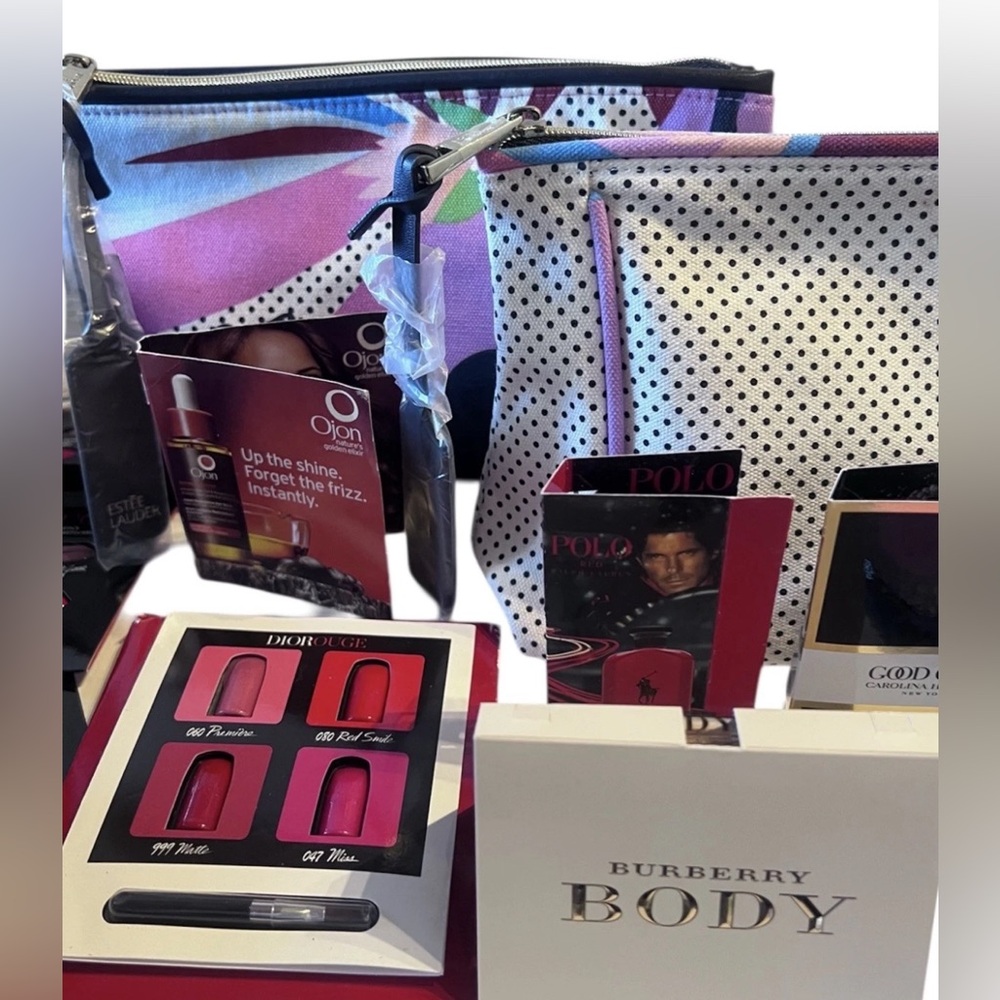 Assorted Beauty Bundle 2 Estee Lauder Cosmetic Bags + Make-up & Fragrance Sample - Picture 5 of 7